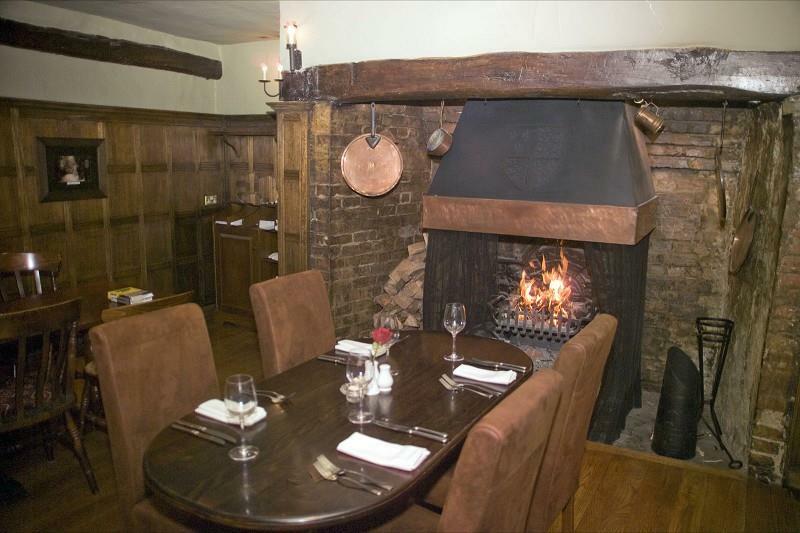 Inn White Hart 2*